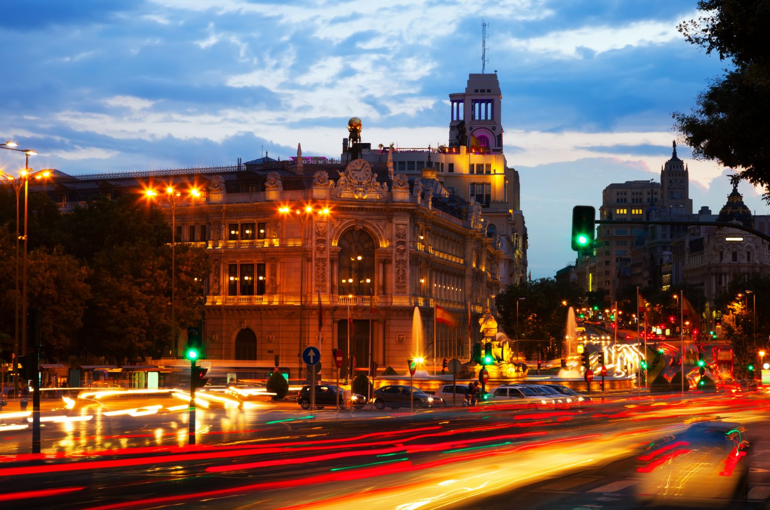 Plaza de Cibeles de Madrid al atardecer