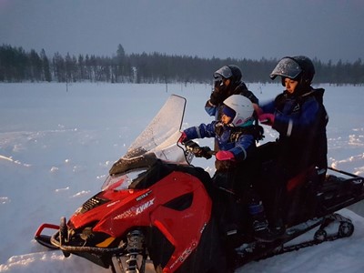 Familia Buendia Cardenal Arctic Fin de Ano 2016 viaje laponia