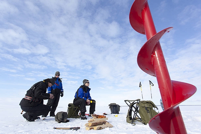 laponia con hijos laponia romantica icefishing