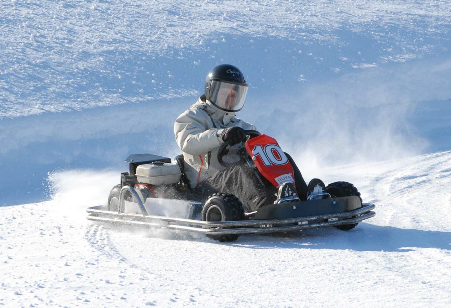 actividades y excursiones en el circulo polar ártico